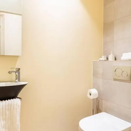 Διαμέρισμα 4000sqft Luxurious Designer Ave George V - Golden Triangle *