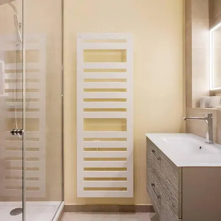 4000sqft Luxurious Designer Ave George V - Golden Triangle Παρίσι